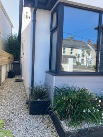 The Salt Box- Lovely Refurbished Annexe, Free Parking, Walk To Porth Beach. Saint Columb Minor Экстерьер фото